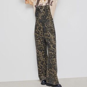 Wide leg leopard print overalls women’s small nwot from cider